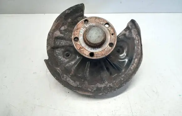 Rear wheel hub