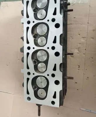 Volkswagen Golf III Engine head 032103373K