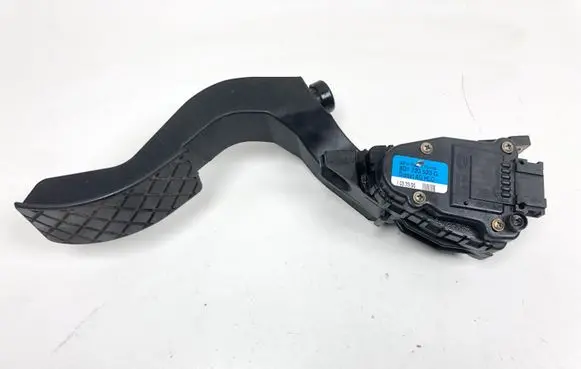 Audi A6 S6 C5 4B Accelerator throttle pedal 8D1723523G
