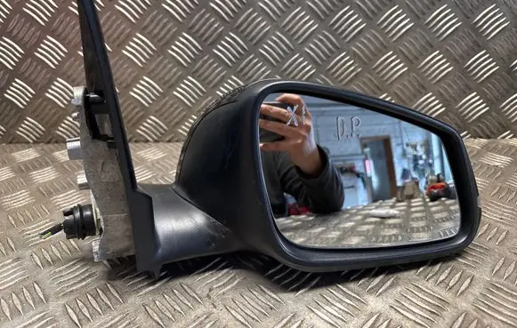 BMW X1 E84 Front door electric wing mirror 475