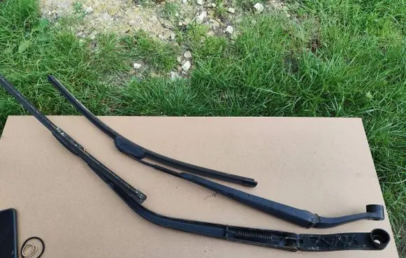 Mazda 3 II Front wiper blade arm B730D38ARA A75D37ARD