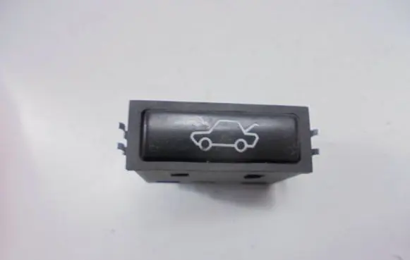 Land Rover Range Rover Sport L320 Tailgate/boot open switch button 8365579