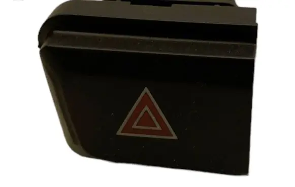 Peugeot 208 Hazard light switch 9675091620