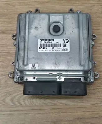 Volvo V70 Engine control unit/module P31303388 0281015286
