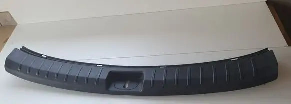 Hyundai Santa Fe Tailgate/boot lid lock trim 