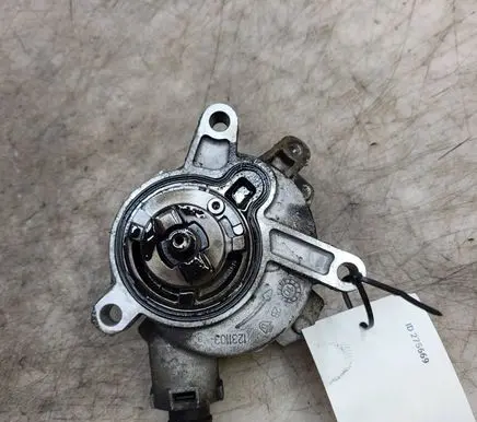 Volvo V70 Vacuum pump 31219463