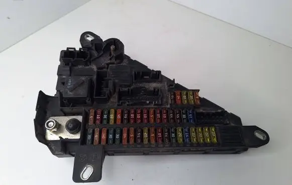 BMW 5 E60 E61 Fuse module 6906619