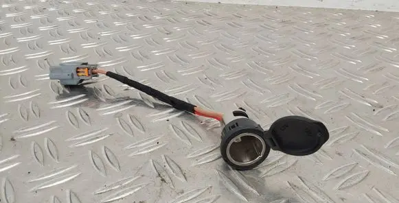 Tesla Model X 12 V Socket (front) 