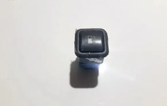 Volkswagen PASSAT B5 Fuel tank opening switch 03000313