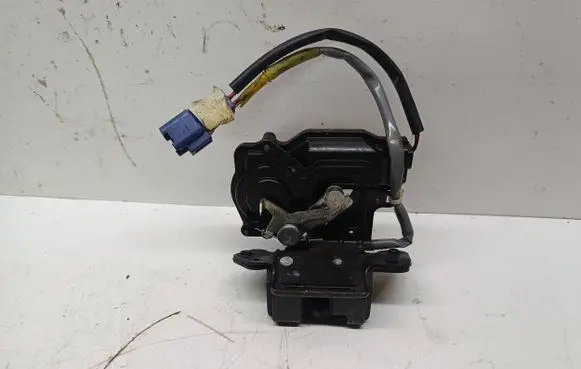 Toyota Avensis T250 Loading door lock 