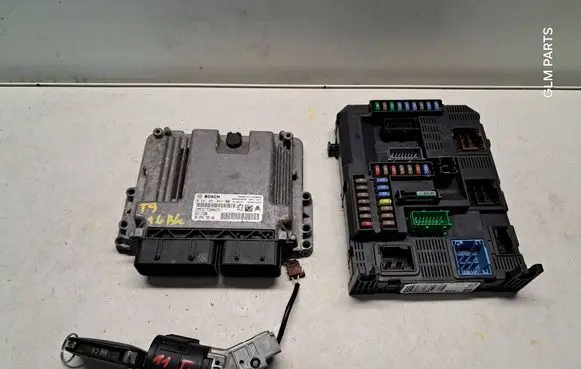 Peugeot 308 Engine ECU kit and lock set 9809478580 9807054180