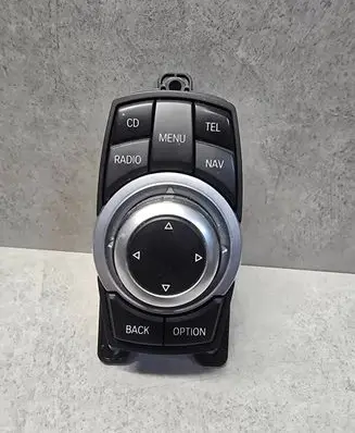 Head unit multimedia control