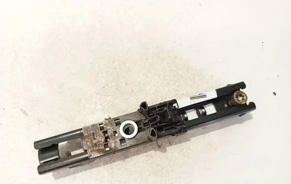 Ford Focus Seat belt adjustment rail 30000764b