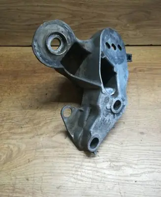Audi A6 S6 C6 4F Engine mounting bracket 4F0199352M