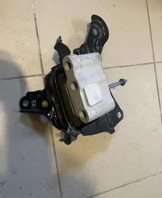 Lexus UX Gearbox mount