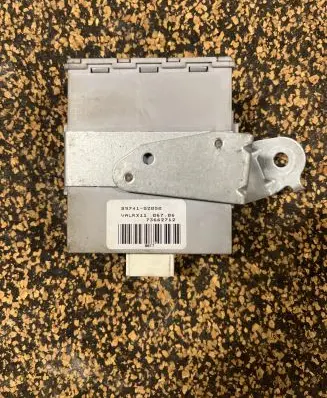 Toyota Corolla E120 E130 Door control unit/module 8974102050