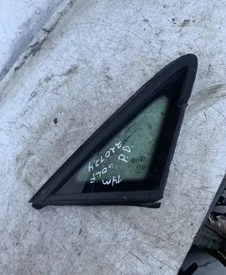 Volkswagen Golf VII Front triangle window/glass 