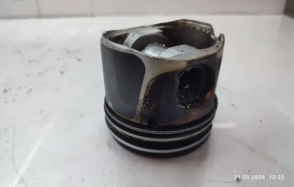 Renault Trafic II (X83) Piston 10587