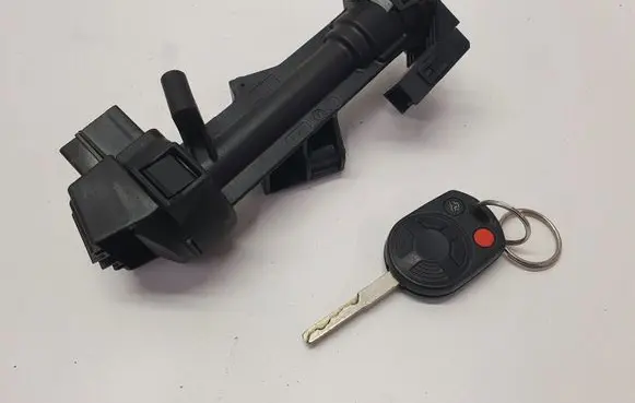 Ford Focus Ignition lock BV6N3F642AD 6E5T15607CA