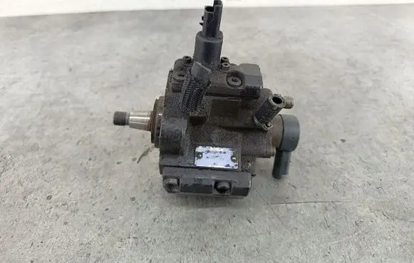 Citroen Xsara Picasso Fuel injection high pressure pump 