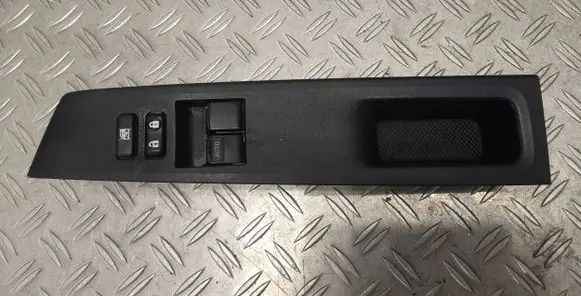 Toyota Yaris Electric window control switch 742320D330