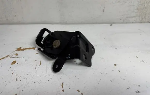 Ford Kuga I Seat back rest lock catch 4M51A613B91