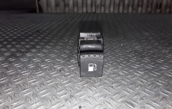 Volkswagen PASSAT B5.5 Fuel tank opening switch 1J0959833A