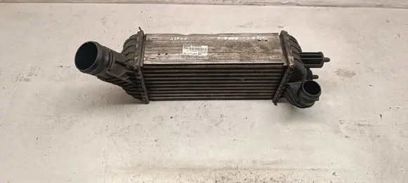 Peugeot 5008 Intercooler radiator 9674720580 W9084002 0010893