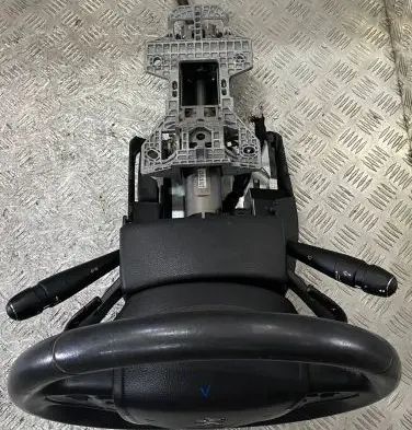 Steering wheel axle set
