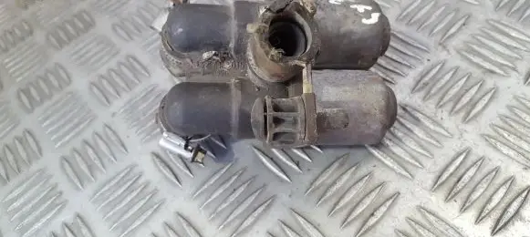 Mercedes-Benz E W124 Coolant heater control valve 147412015 0008306485