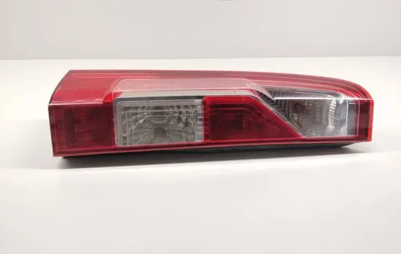 Nissan NV400 Rear/tail lights