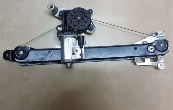 Volvo V70 Rear door window regulator motor