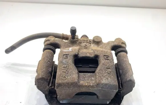 Nissan Juke I F15 Rear brake caliper 