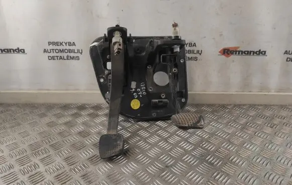 Iveco Daily 4th gen Pedal assembly 