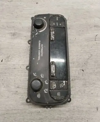 Chrysler Voyager Climate control unit 12239589