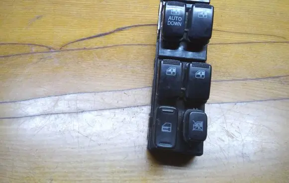 Hyundai Sonata Electric window control switch 621W10030
