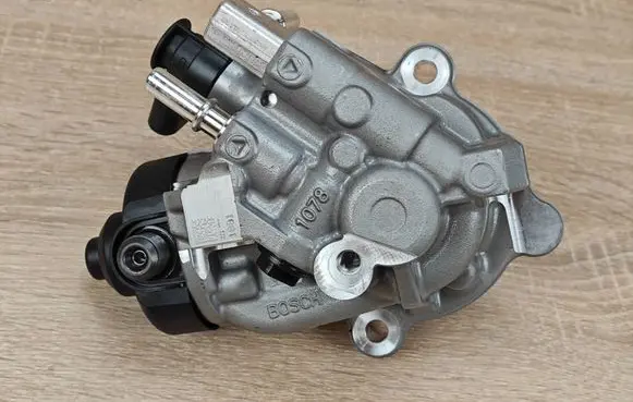BMW 4 G22 G23 G24 G26 Fuel injection high pressure pump 8579230