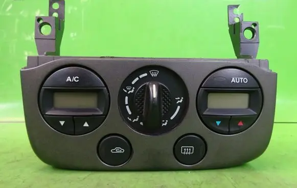 Nissan Primera Climate control unit