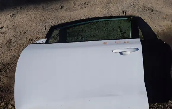 KIA Ceed Front door