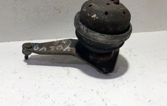 Volvo 940 Engine mount bracket 1328857