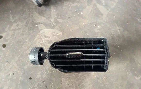 Mercedes-Benz A W168 Dashboard side air vent grill/cover trim 1688300254 0091608