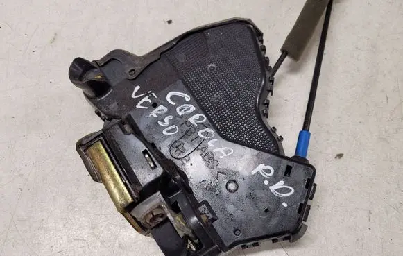 Toyota Corolla Verso AR10 Front door lock