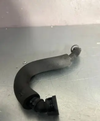 Audi A4 S4 B8 8K Breather hose/pipe 06J103221