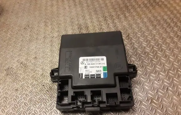 Mercedes-Benz B W245 Door control unit/module 1698203185 A1698203185