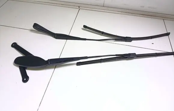 Mercedes-Benz EQC Windshield/front glass wiper blade A2538200244 A2058208301
