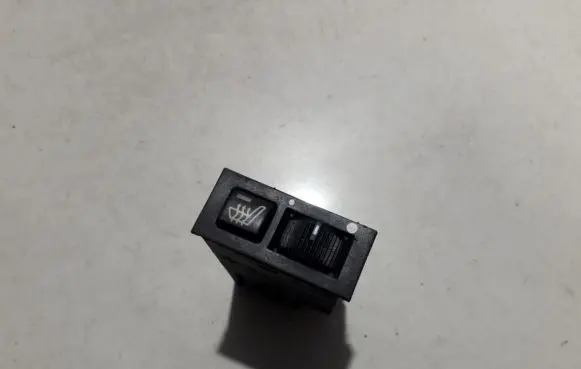 BMW 5 E39 Seat heating switch 61318352259 61.31-8352259
