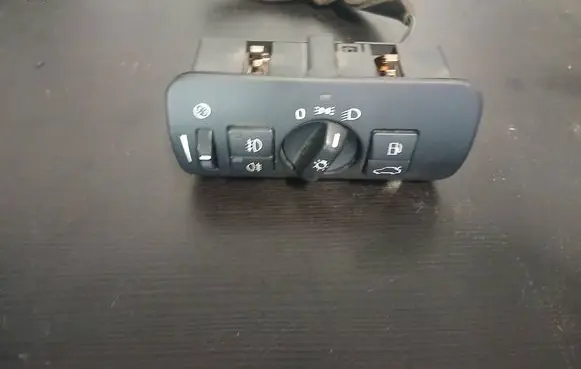 Volvo V70 Light switch 30739414 04066322