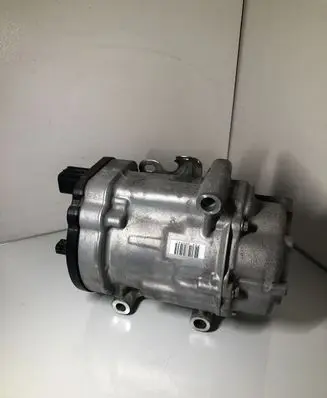 Toyota C-HR I Air conditioning (A/C) compressor (pump) 0424000371