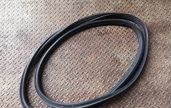 Opel Mokka Trunk rubber seal (body) 