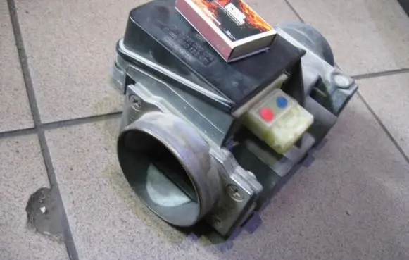 Volvo S70 V70 V70 XC Mass air flow meter 1275245 25TDI103KW BOSCH0281002074